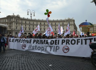 Roma, 7 maggio: manifestazione Stop TTIP, un commento e foto